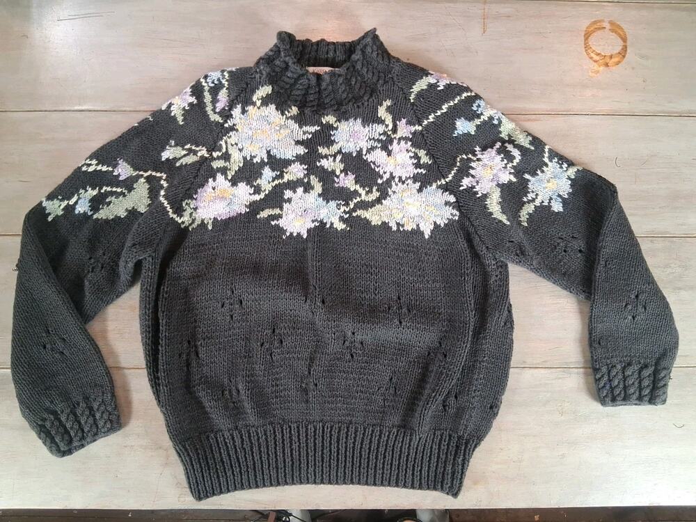 Vintage Karen Scott Knited Flowers Sweater Size Large Unique Beautiful Fun